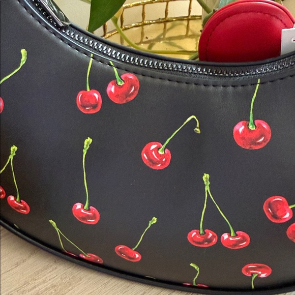 Betsey Johnson XO Northy Cherry Print Crescent Shoulder Bag NWT Cherry Charm - Picture 6 of 6